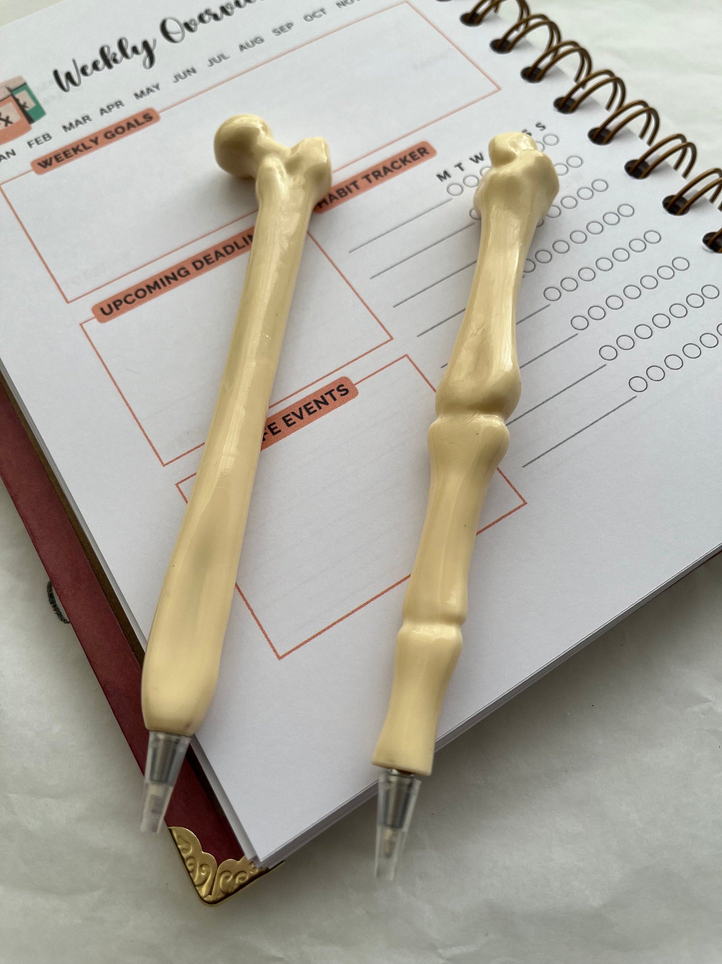 Bone-shaped ballpoint pen